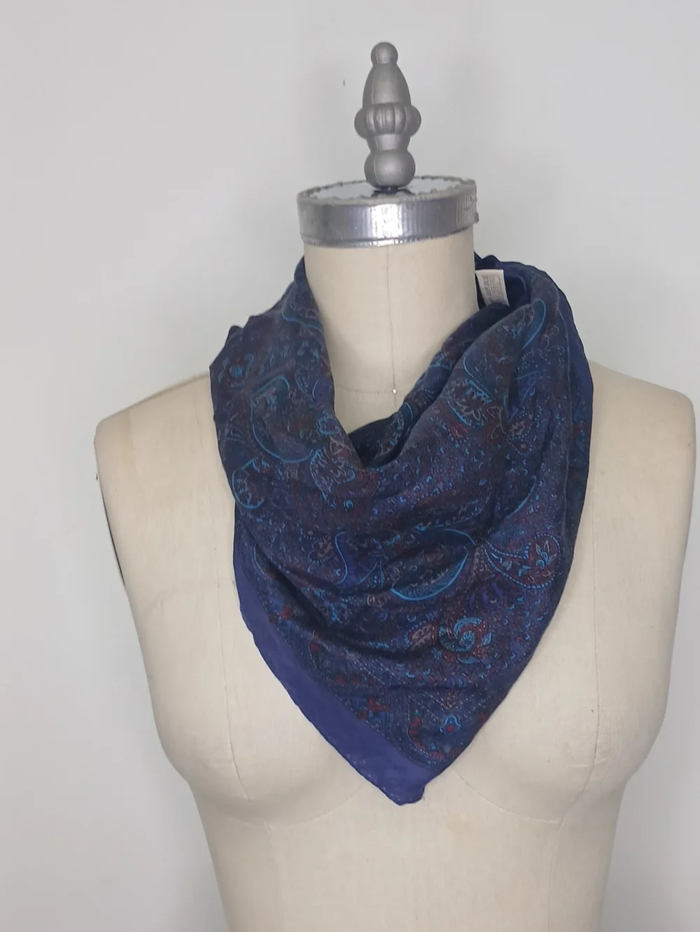 Vintage Banana Republic Safari & Travel Co Silk Navy Paisley Square Scarf